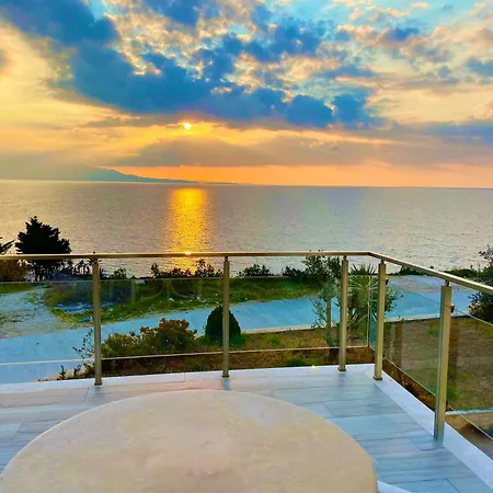 Coastside * Sarandë