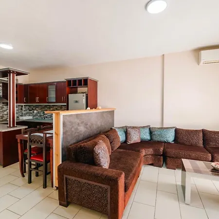 Coastside Apartament *