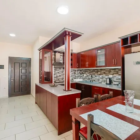 Coastside Apartament *