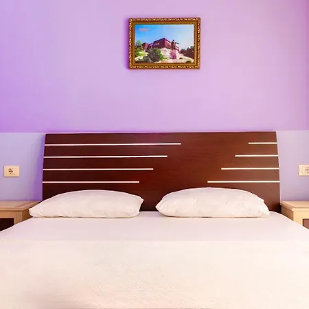 Coastside Apartament *