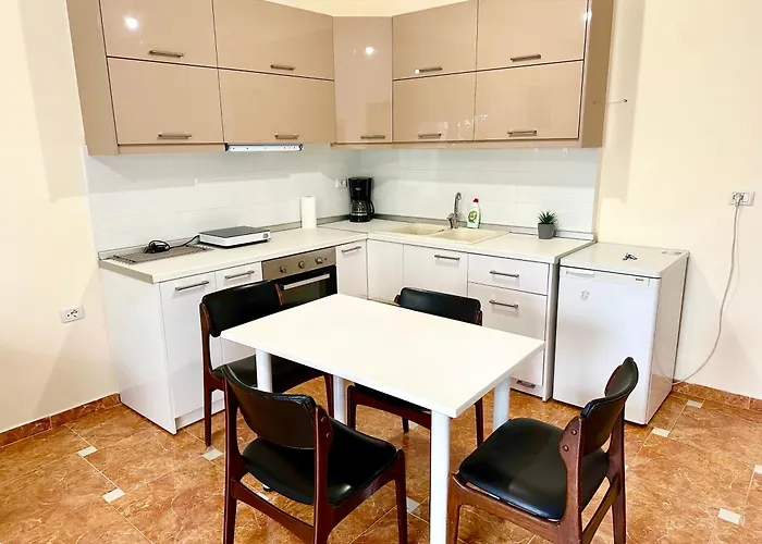 Coastside Apts Sarande