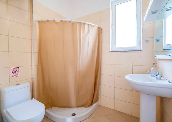 Apartment Coastside Apts *